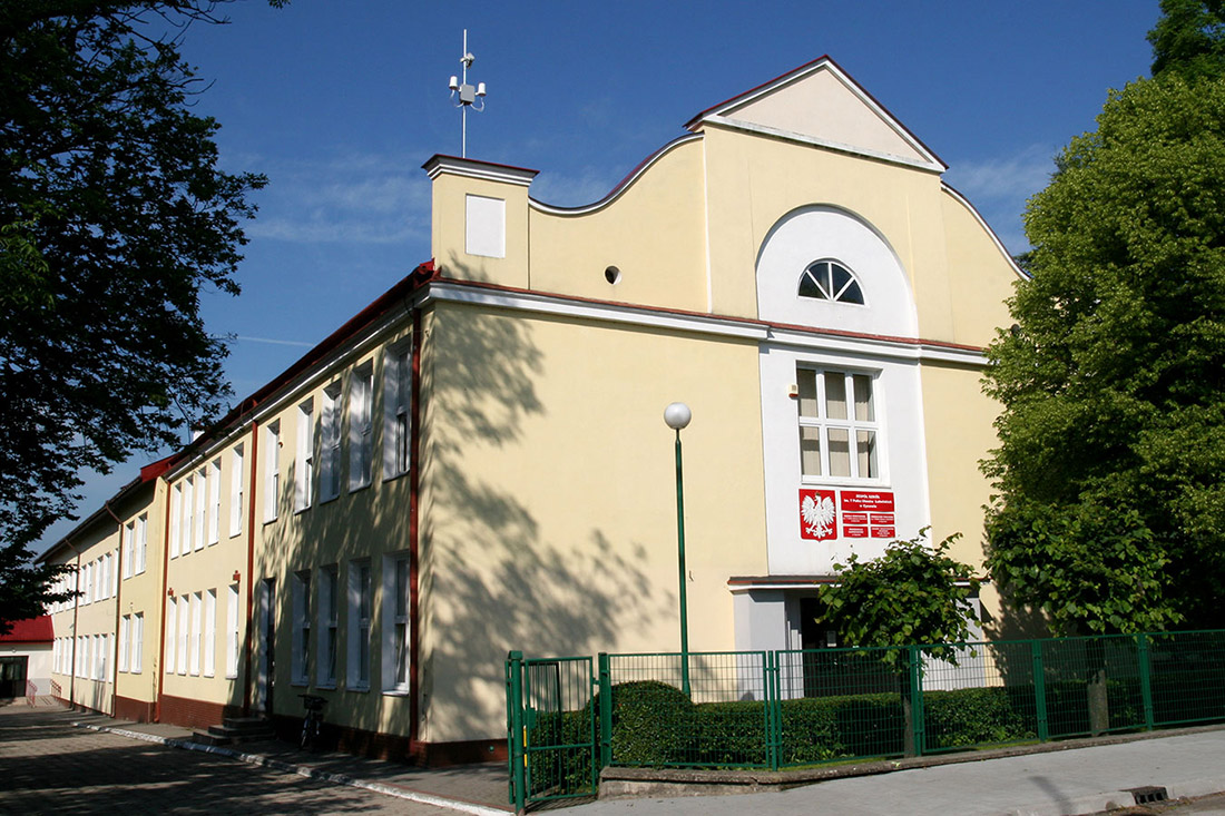 Najstarszy budynek szkoły - fotografia z 2014 roku.
