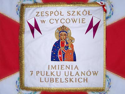 Sztandar Zespołu Szkół z Oddziałami Integracyjnymi im. 7 Pułku Ułanów Lubelskich w Cycowie