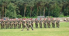 Dyrektor Zespołu Szkół Zbigniew Rutkowski wyróżniony Odznaką Pamiątkową 25 Brygady Kawalerii Powietrznej