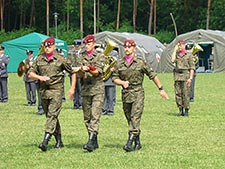 Dyrektor Zespołu Szkół Zbigniew Rutkowski wyróżniony Odznaką Pamiątkową 25 Brygady Kawalerii Powietrznej