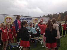 Wielki sukces biegaczy z Zespołu Szkół w Cycowie w Finale Wojewódzkich Sztafetowych Biegów Przełajowych w Tomaszowie Lubelskim