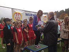 Wielki sukces biegaczy z Zespołu Szkół w Cycowie w Finale Wojewódzkich Sztafetowych Biegów Przełajowych w Tomaszowie Lubelskim
