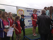 Wielki sukces biegaczy z Zespołu Szkół w Cycowie w Finale Wojewódzkich Sztafetowych Biegów Przełajowych w Tomaszowie Lubelskim