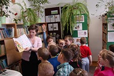 Lekcja biblioteczna – pasowanie na czytelnika