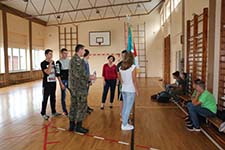 Nauka musztry z instruktorem 7 batalionu kawalerii powietrznej