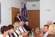 Gmina Cyców ma swój herb i sztandar