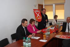 Gmina Cyców ma swój herb i sztandar