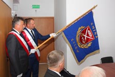 Gmina Cyców ma swój herb i sztandar