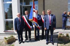 Gmina Cyców ma swój herb i sztandar