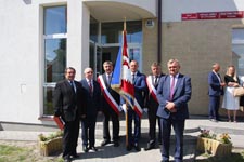 Gmina Cyców ma swój herb i sztandar