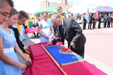 Gmina Cyców ma swój herb i sztandar