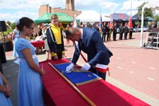 Gmina Cyców ma swój herb i sztandar