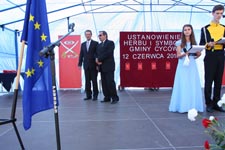 Gmina Cyców ma swój herb i sztandar