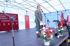 Gmina Cyców ma swój herb i sztandar
