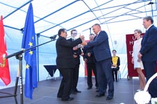 Gmina Cyców ma swój herb i sztandar
