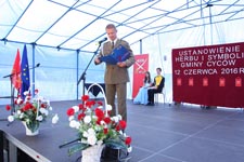 Gmina Cyców ma swój herb i sztandar