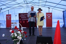 Gmina Cyców ma swój herb i sztandar