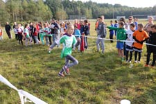 Powiatowe Igrzyska Młodzieży Szkolnej i Powiatowa Gimnazjada w Sztafetowych Biegach Przełajowych pod Patronatem Starosty na Stadionie LKS „Błękit” w Cycowie