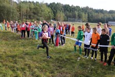 Powiatowe Igrzyska Młodzieży Szkolnej i Powiatowa Gimnazjada w Sztafetowych Biegach Przełajowych pod Patronatem Starosty na Stadionie LKS „Błękit” w Cycowie