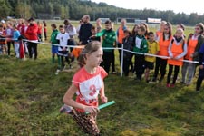 Powiatowe Igrzyska Młodzieży Szkolnej i Powiatowa Gimnazjada w Sztafetowych Biegach Przełajowych pod Patronatem Starosty na Stadionie LKS „Błękit” w Cycowie