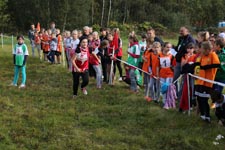 Powiatowe Igrzyska Młodzieży Szkolnej i Powiatowa Gimnazjada w Sztafetowych Biegach Przełajowych pod Patronatem Starosty na Stadionie LKS „Błękit” w Cycowie