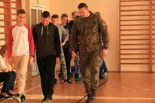Zajęcia z musztry z instruktorami 7 batalionu kawalerii powietrznej