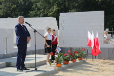 Uroczyste wmurowanie kamienia węgielnego pod budowę szkoły w Świerszczowie