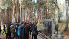 Kolejne wycieczki patriotyczne do Ossowa w ramach programu MEN „Godność, wolność, niepodległość”