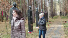 Kolejne wycieczki patriotyczne do Ossowa w ramach programu MEN „Godność, wolność, niepodległość”