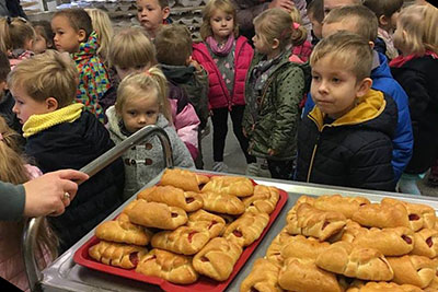 Zapachniało chlebem i bułeczkami w przedszkolu