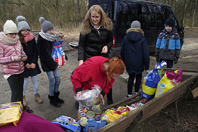 Pełna miska dla schroniska