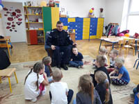 Tato Policjant w grupie Biedronki