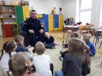 Tato Policjant w grupie Biedronki