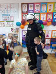 Tato Policjant w grupie Biedronki