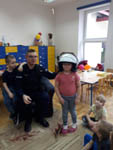 Tato Policjant w grupie Biedronki