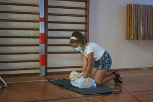 Szkoła w Cycowie otrzymała fantomy i treningowy defibrylator AED w ramach programu „Bogdanka społecznie zaangażowana”