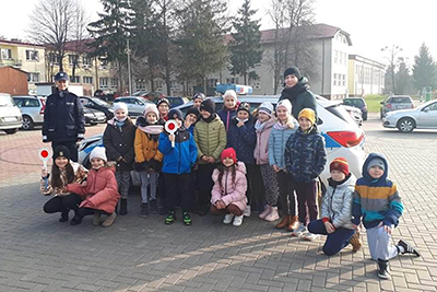 Spotkanie uczniów klas I-III z przedstawicielami Komendy Powiatowej Policji w Łęcznej