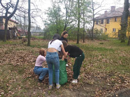 Wiosenne porządki na Cmentarzu Wojennym w Cycowie