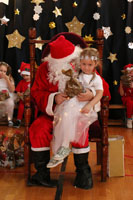 Św. Mikołaj w grupach 5 latków - „Biedronki”, „Motylki”, „Żuczki”