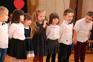Dzień Babci i Dziadka w grupach 5 latków - „Biedronki”, „Motylki”, „Żuczki”