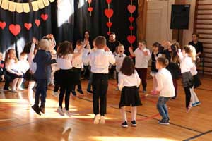 Dzień Babci i Dziadka w grupach 5 latków - „Biedronki”, „Motylki”, „Żuczki”