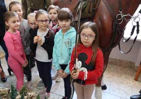 Lekcje w szkolnej Izbie Tradycji 7 PUL