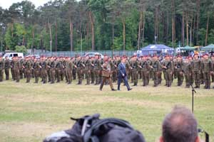 Przysięga żołnierzy ochotników w 25 Brygadzie Kawalerii Powietrznej