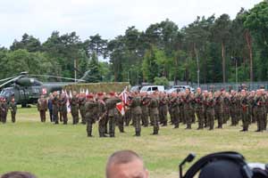 Przysięga żołnierzy ochotników w 25 Brygadzie Kawalerii Powietrznej