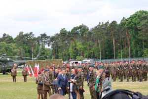 Przysięga żołnierzy ochotników w 25 Brygadzie Kawalerii Powietrznej