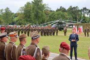 Przysięga żołnierzy ochotników w 25 Brygadzie Kawalerii Powietrznej