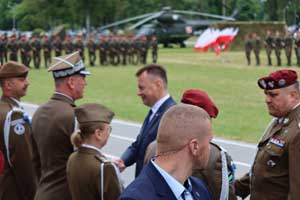 Przysięga żołnierzy ochotników w 25 Brygadzie Kawalerii Powietrznej