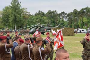 Przysięga żołnierzy ochotników w 25 Brygadzie Kawalerii Powietrznej