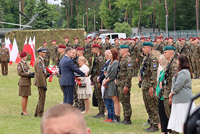 Przysięga żołnierzy ochotników w 25 Brygadzie Kawalerii Powietrznej