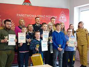 Na podium w etapie powiatowym Ogólnopolskiego Turnieju Wiedzy Pożarniczej „Młodzież Zapobiega Pożarom”